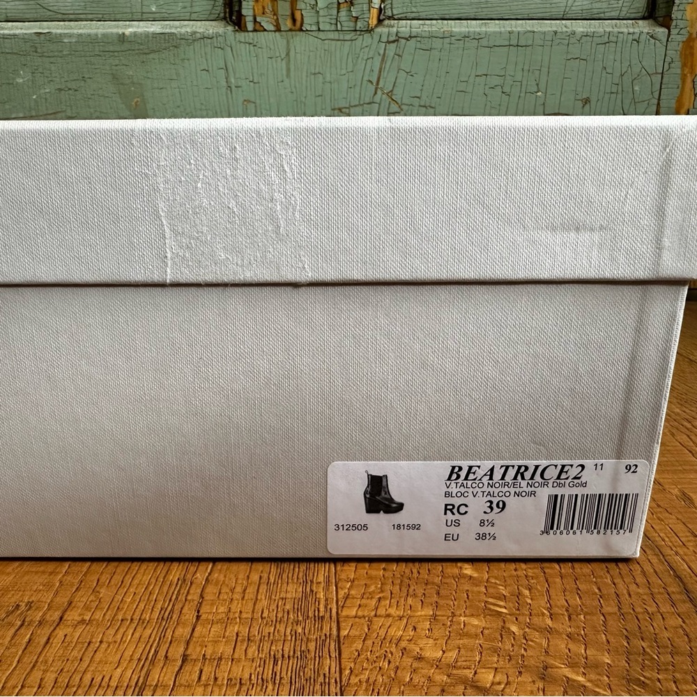 NIB Robert Clergerie Beatrice Ankle Boot Black Calfskin Size 8.5 - Picture 8 of 15